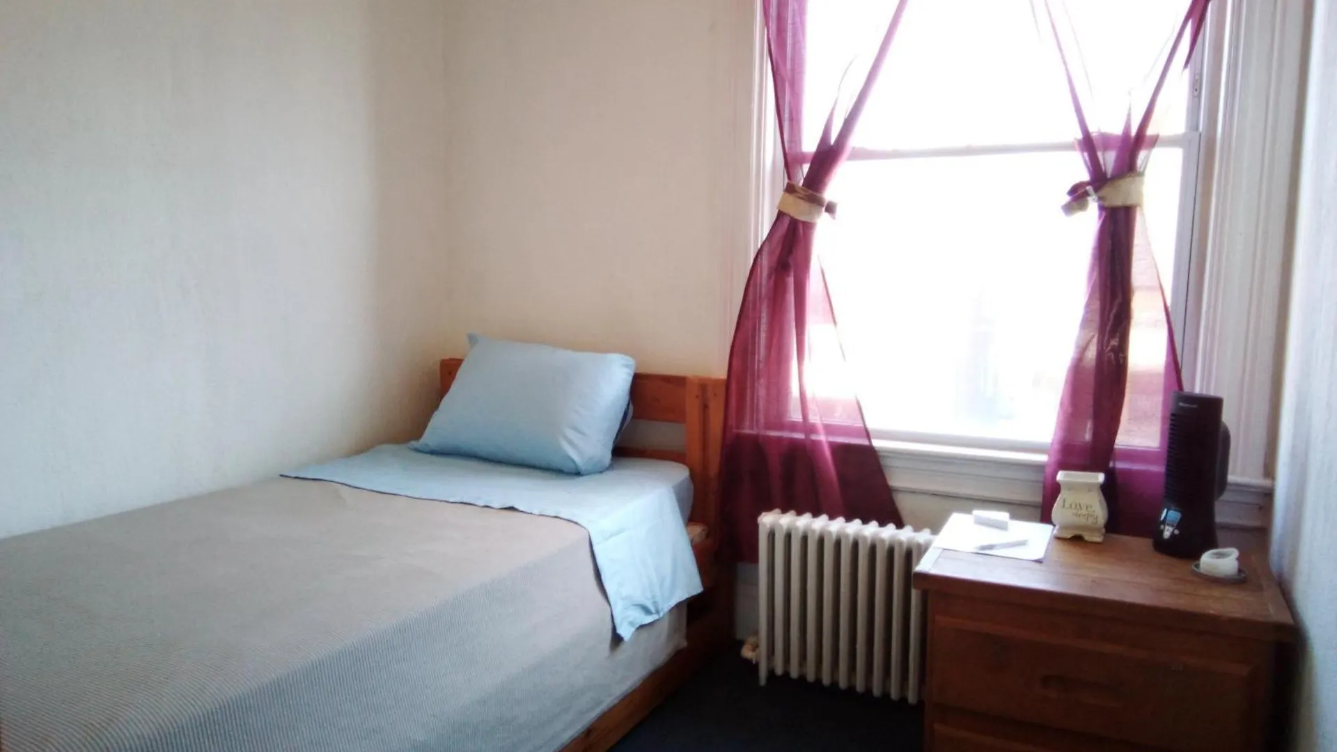 A Cozy Bedroom For You To Relax Pittsburgh Homestay